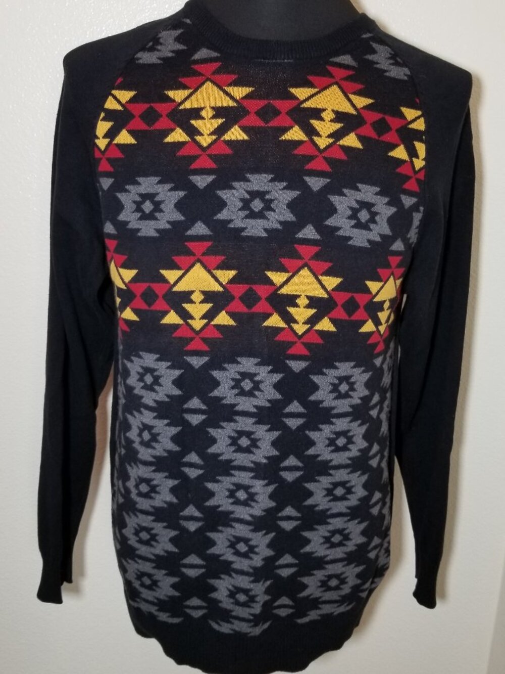 Retrofit Mens Large Black Southwest Aztec Sweater Vintage Retro Colorful‎ Street